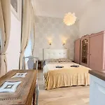 Hj7-A Hunyadi Apartment